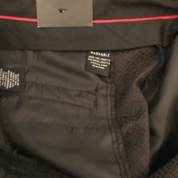 NWT Zac & Rachel Textured, Slim Ankle Pants in black. Size 12 - Picture 9 of 10